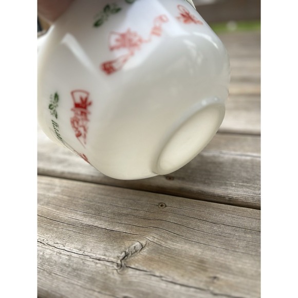 Vintage 1950s Hazel Atlas Tom and Jerry Milk Glass Egg Nog Christmas Bowl - Picture 3 of 6